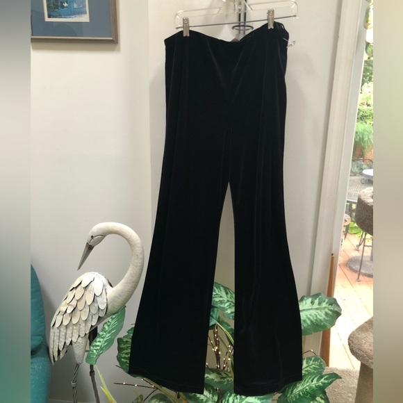 Marshalls Elegant Black Velvet Fabric - Picture 1 of 5